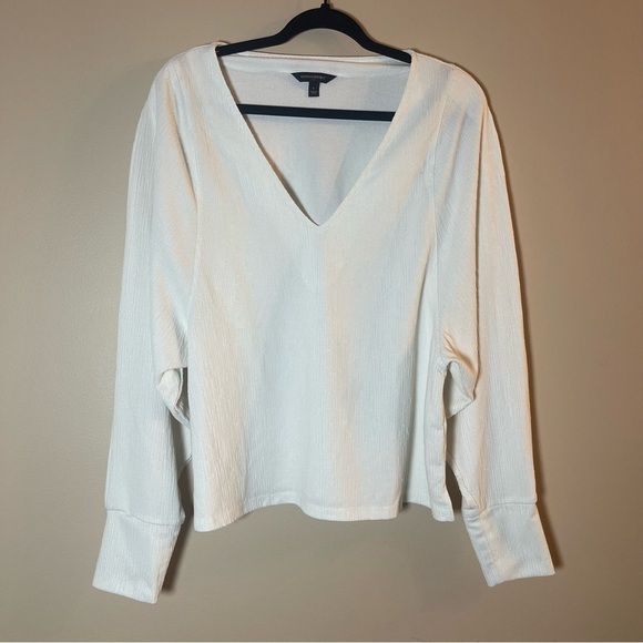 Banana Republic Tops - Banana Republic White V-Neck Blouse